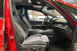 punainen CUPRA Born 2023 kuva 11.