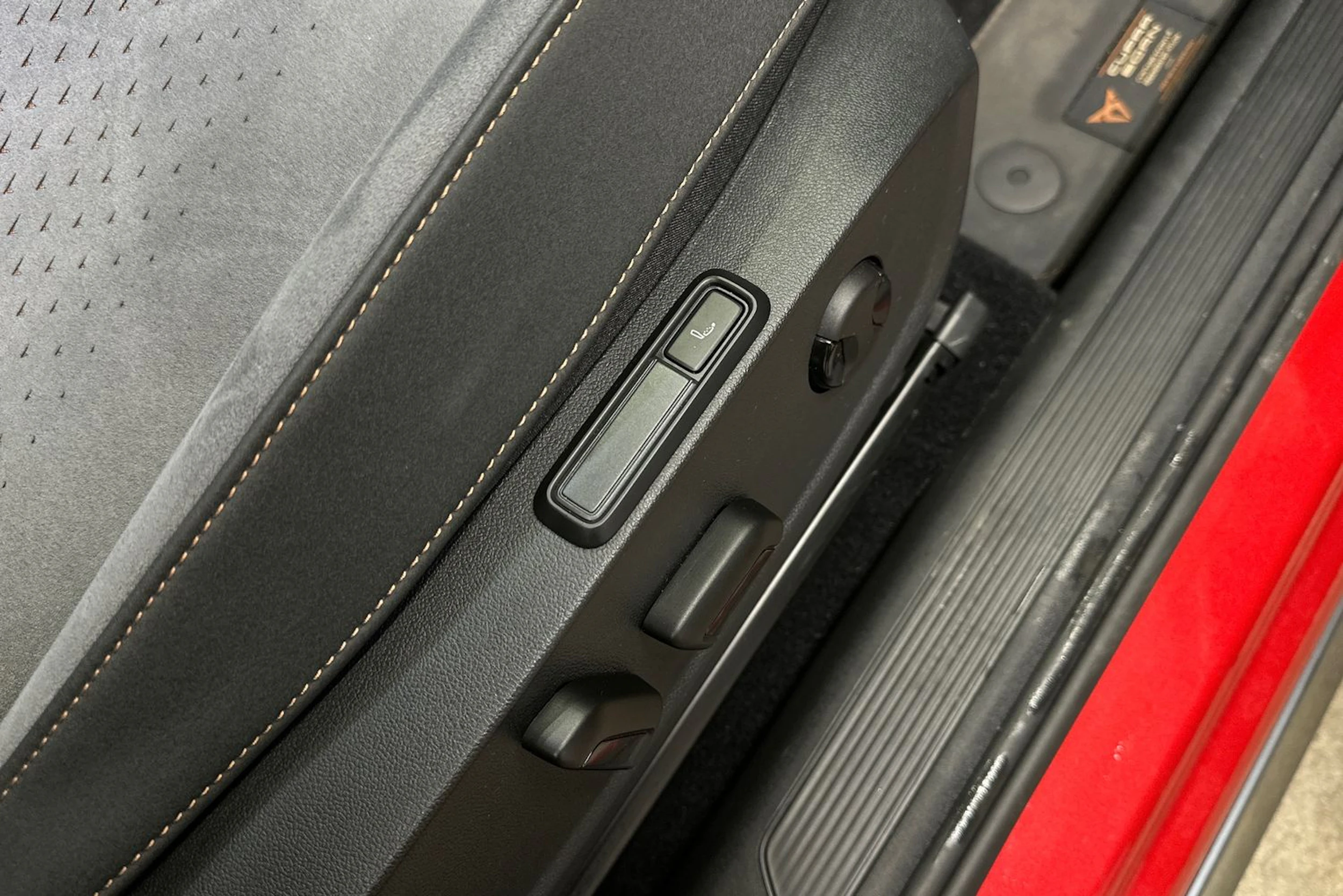 punainen CUPRA Born 2023 kuva 12.