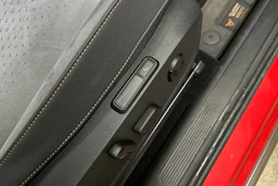 punainen CUPRA Born 2023 kuva 12.