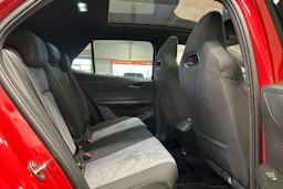 punainen CUPRA Born 2023 kuva 13.