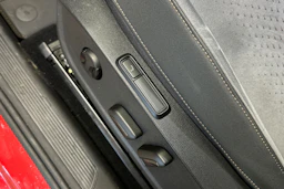 punainen CUPRA Born 2023 kuva 15.