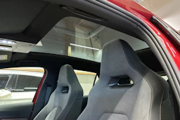 punainen CUPRA Born 2023 kuva 16.