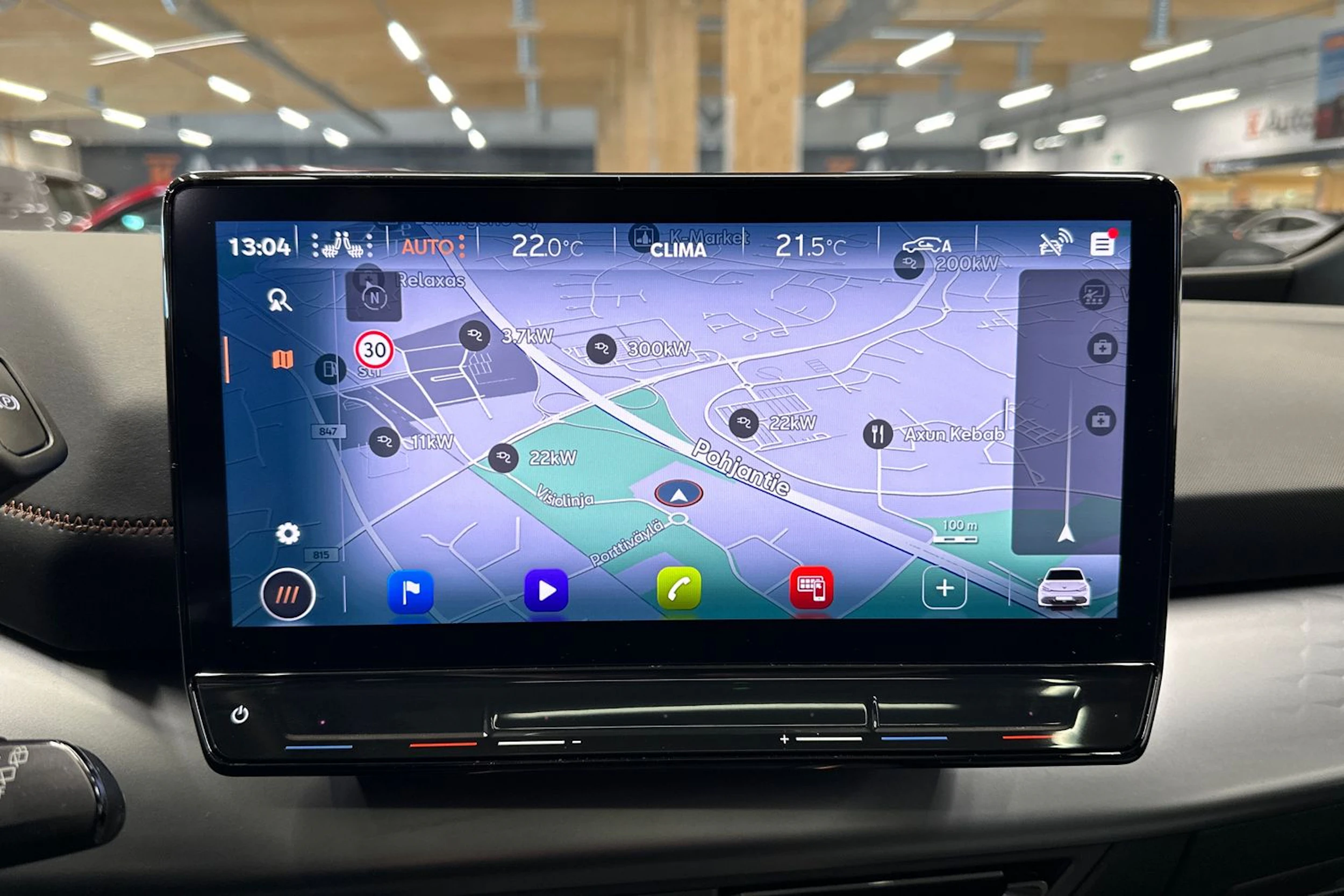 punainen CUPRA Born 2023 kuva 21.