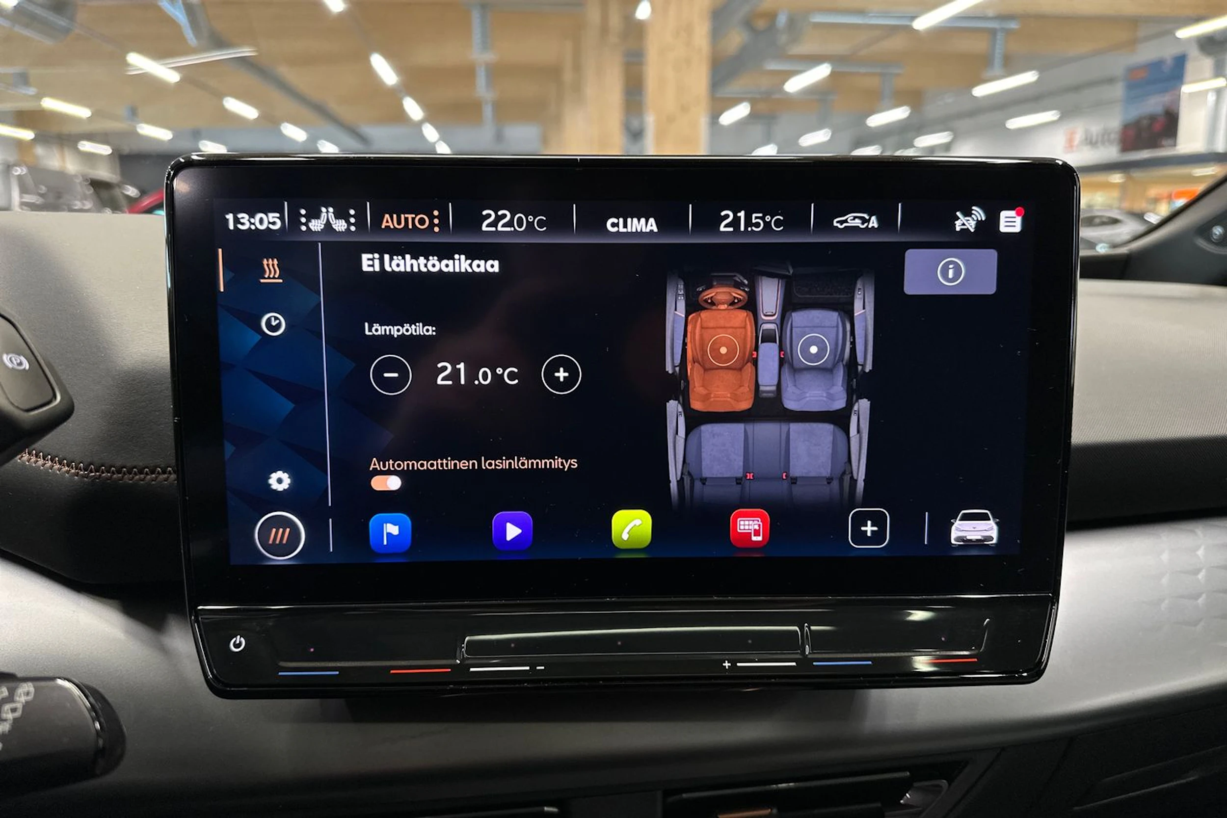 punainen CUPRA Born 2023 kuva 23.