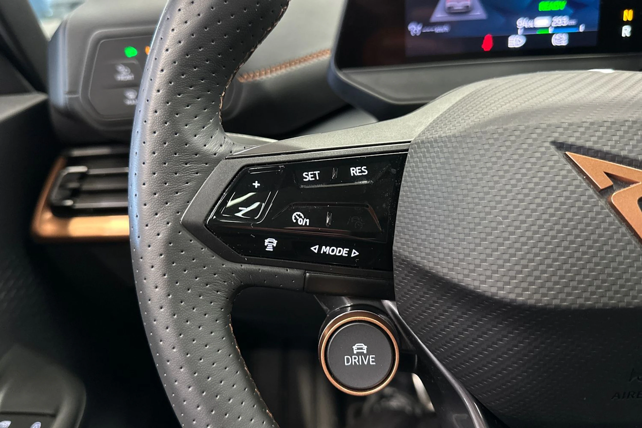 punainen CUPRA Born 2023 kuva 28.