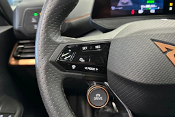 punainen CUPRA Born 2023 kuva 28.