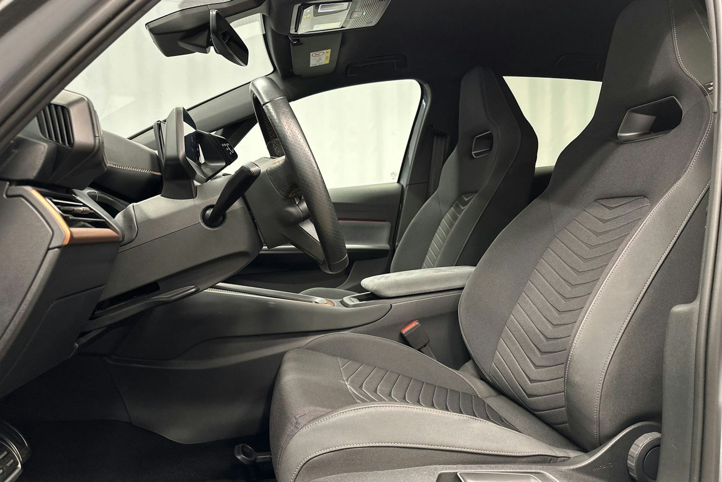 harmaa CUPRA Born 2023 kuva 14.