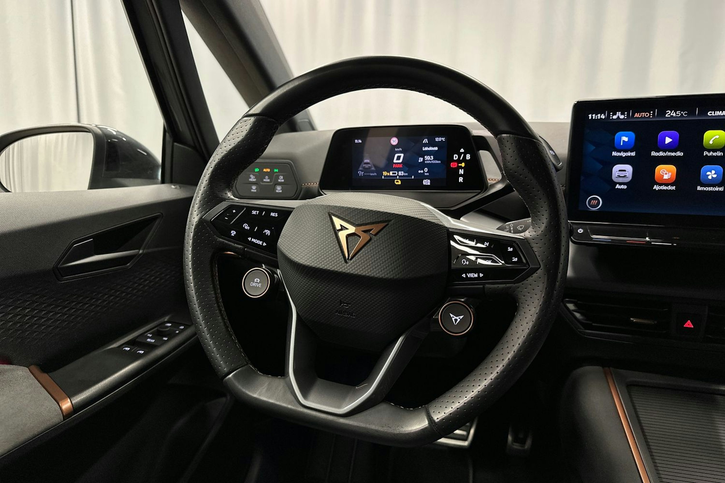 harmaa CUPRA Born 2023 kuva 15.