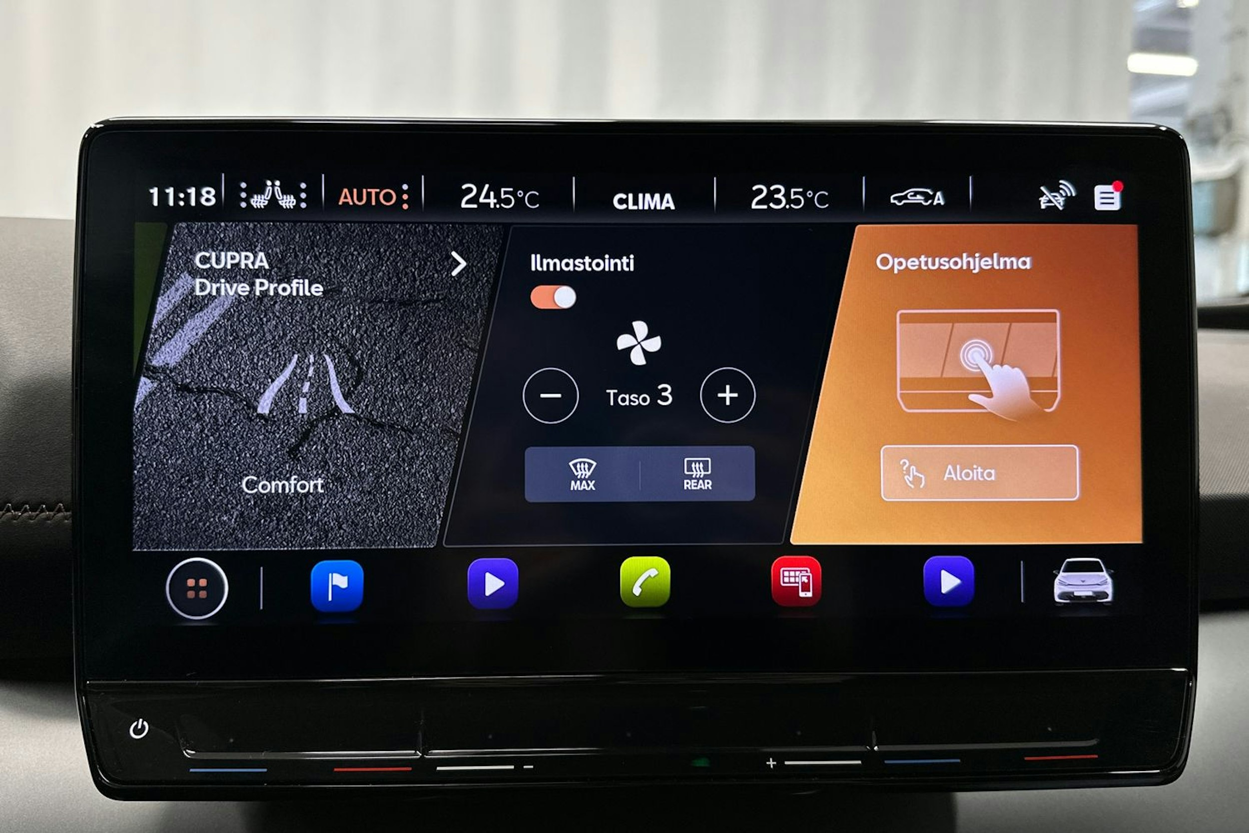harmaa CUPRA Born 2023 kuva 18.