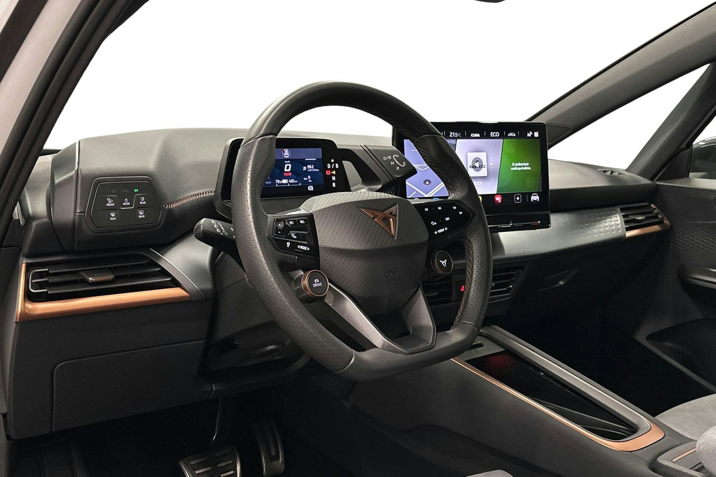 valkoinen CUPRA Born 2023 kuva 6.