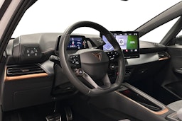 valkoinen CUPRA Born 2023 kuva 6.
