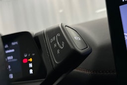 valkoinen CUPRA Born 2023 kuva 20.