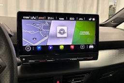 valkoinen CUPRA Born 2023 kuva 23.