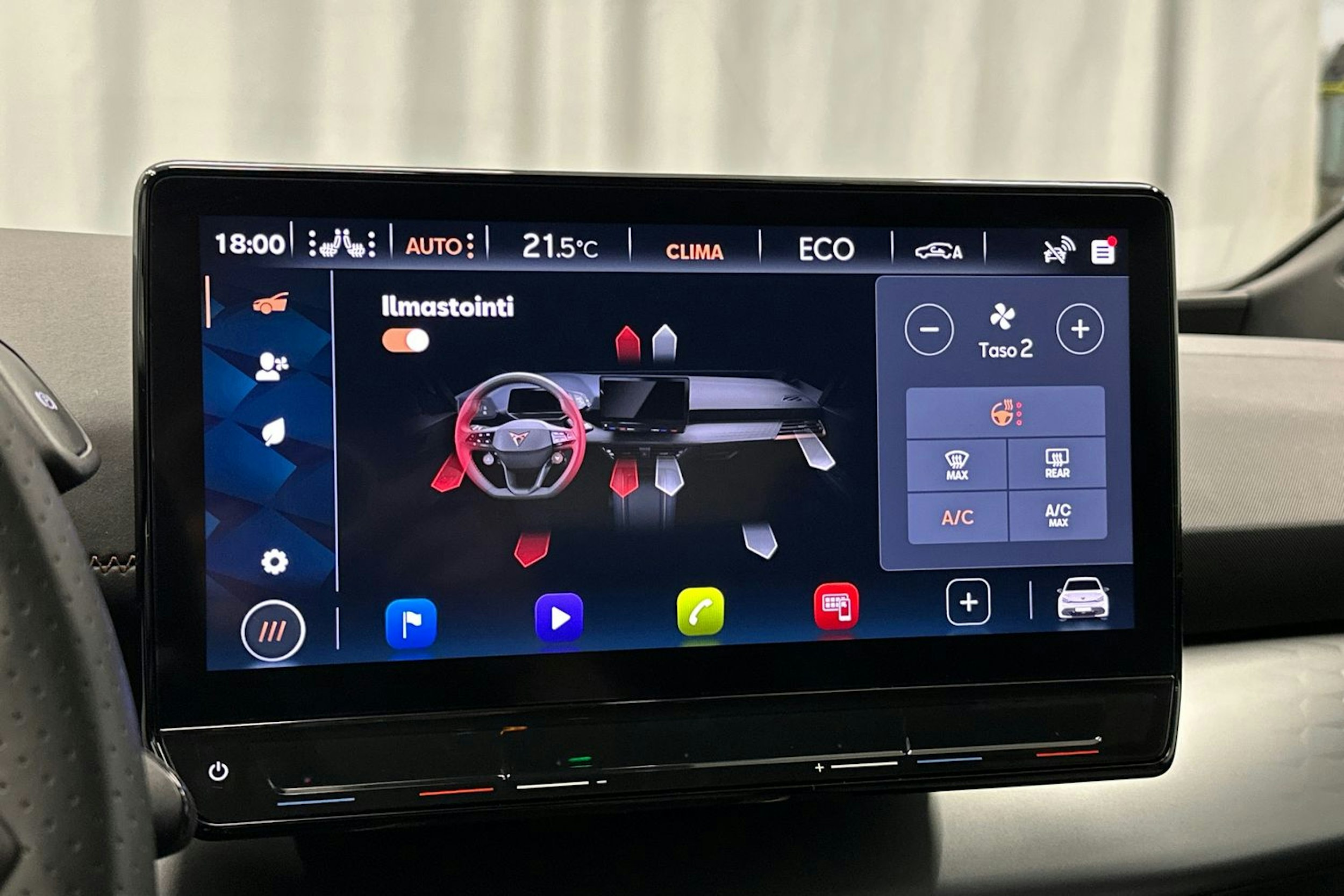 valkoinen CUPRA Born 2023 kuva 27.