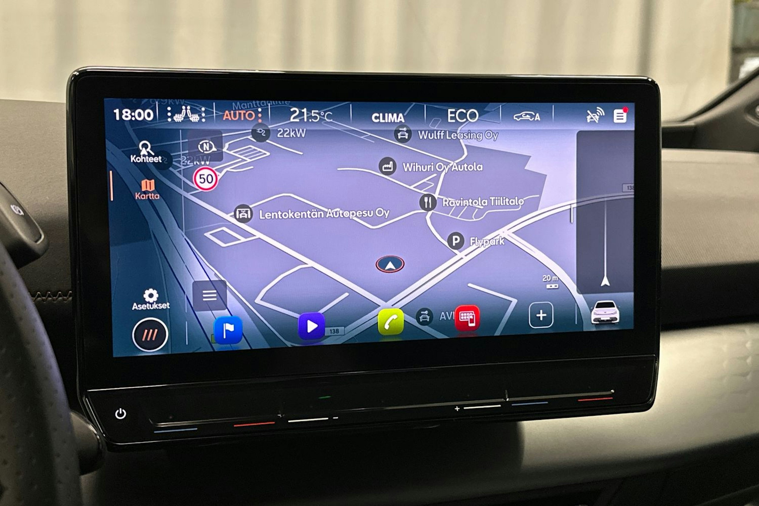 valkoinen CUPRA Born 2023 kuva 28.