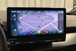 valkoinen CUPRA Born 2023 kuva 28.