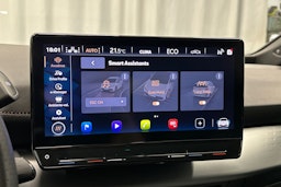 valkoinen CUPRA Born 2023 kuva 30.