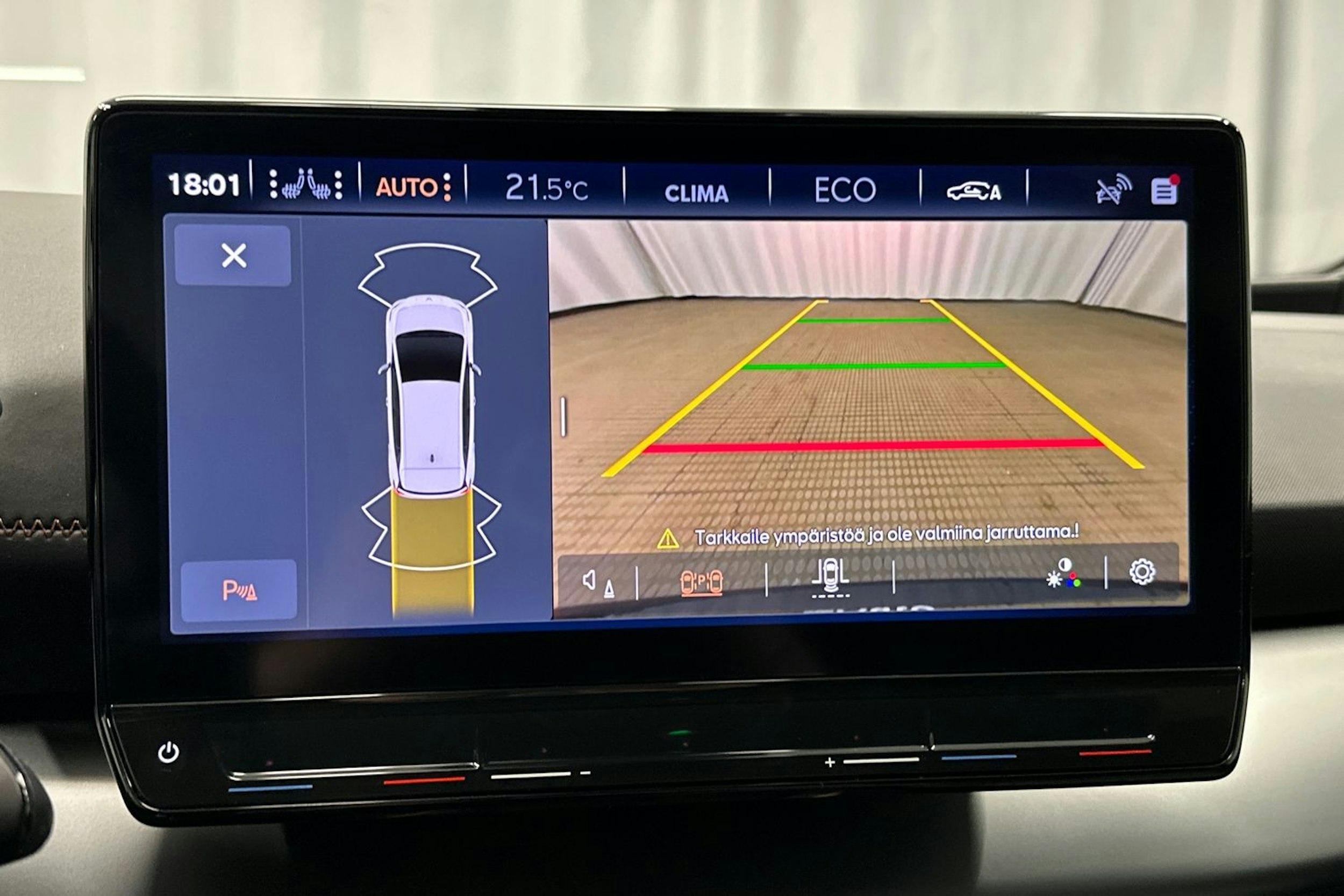 valkoinen CUPRA Born 2023 kuva 33.