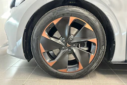 harmaa CUPRA Born 2023 kuva 30.