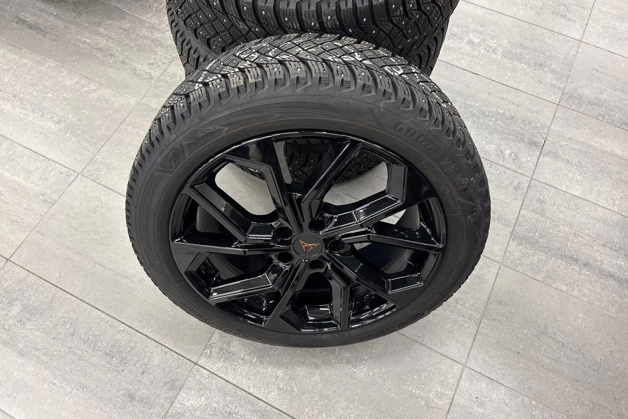 harmaa CUPRA Born 2023 kuva 10.