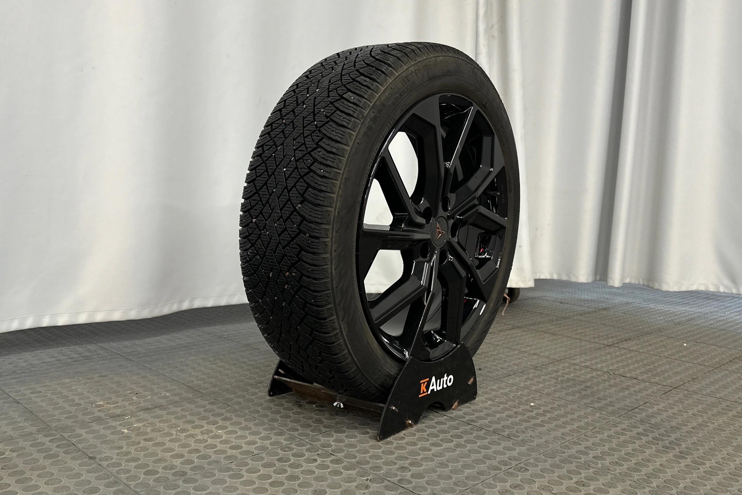 sininen CUPRA Born 2023 kuva 10.