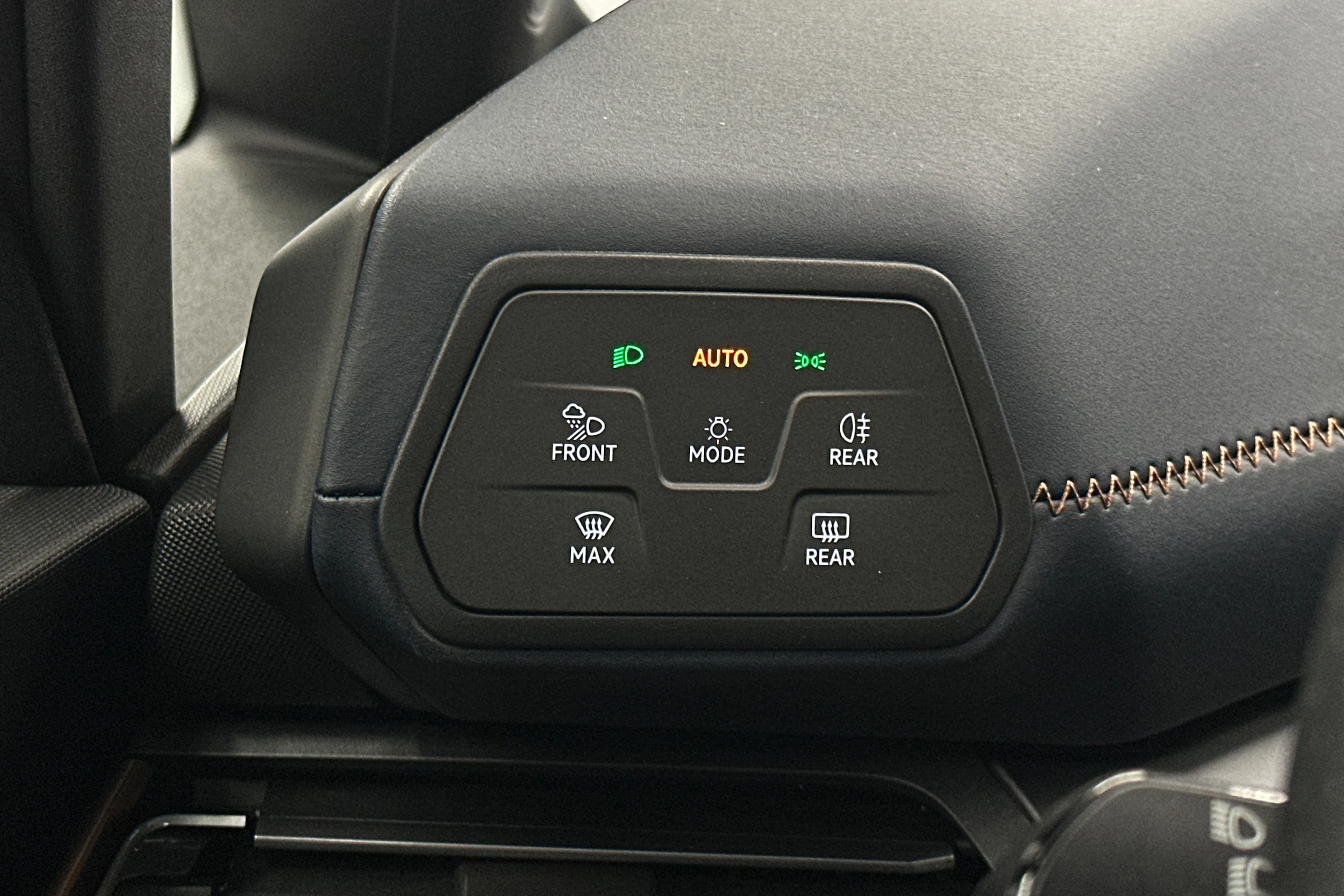 sininen CUPRA Born 2023 kuva 15.