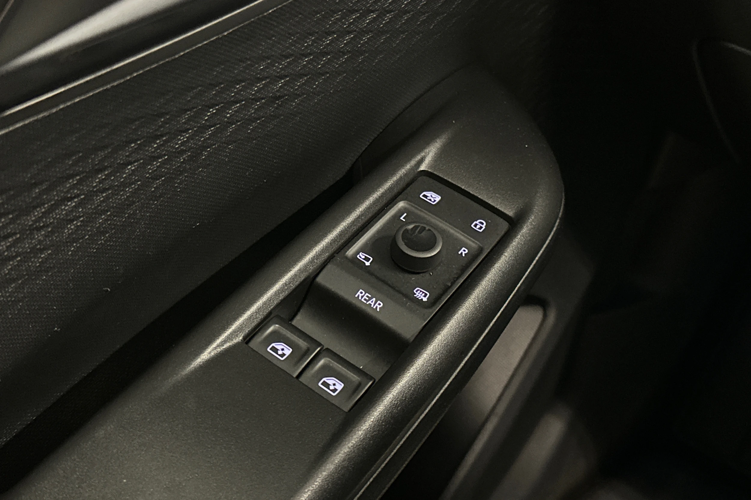 sininen CUPRA Born 2023 kuva 16.