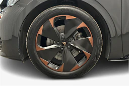 harmaa CUPRA Born 2023 kuva 9.
