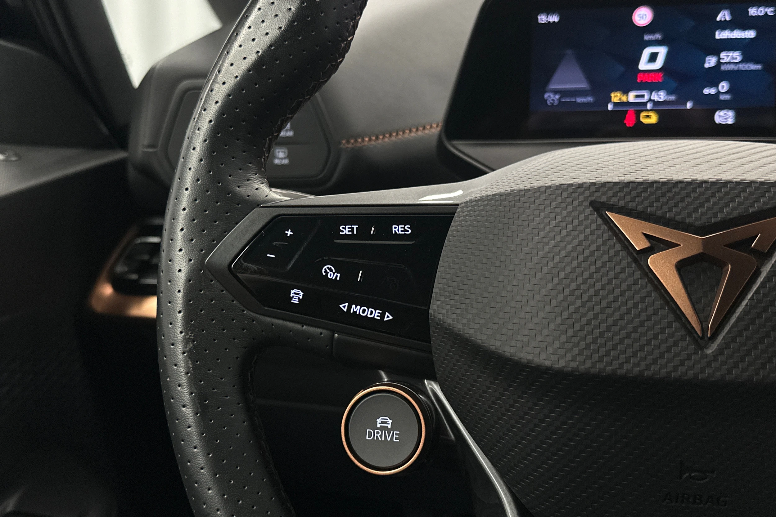 harmaa CUPRA Born 2023 kuva 14.