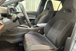 Harmaa CUPRA BORN 2023 kuva 15.