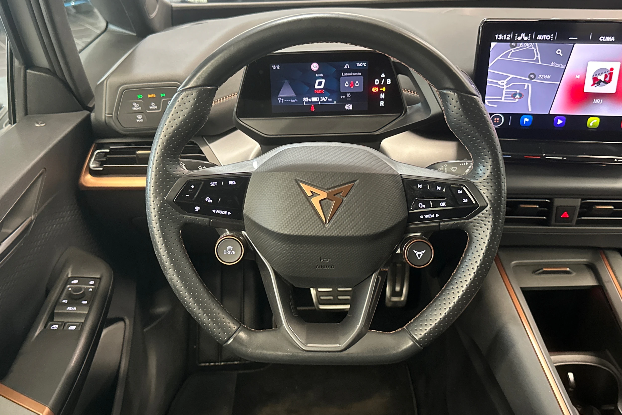 Harmaa CUPRA BORN 2023 kuva 16.