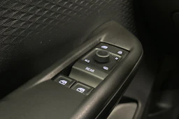 Harmaa CUPRA BORN 2023 kuva 17.