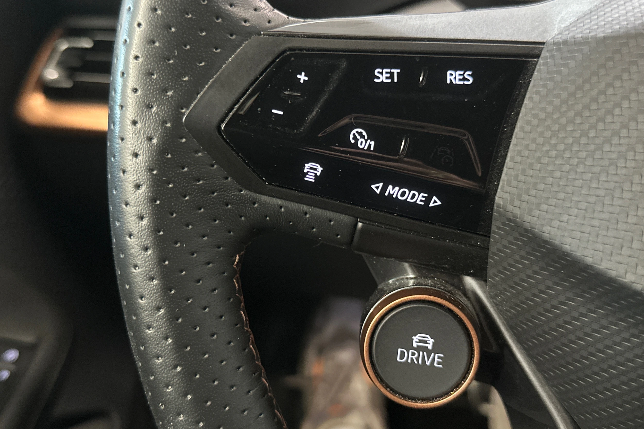Harmaa CUPRA BORN 2023 kuva 18.