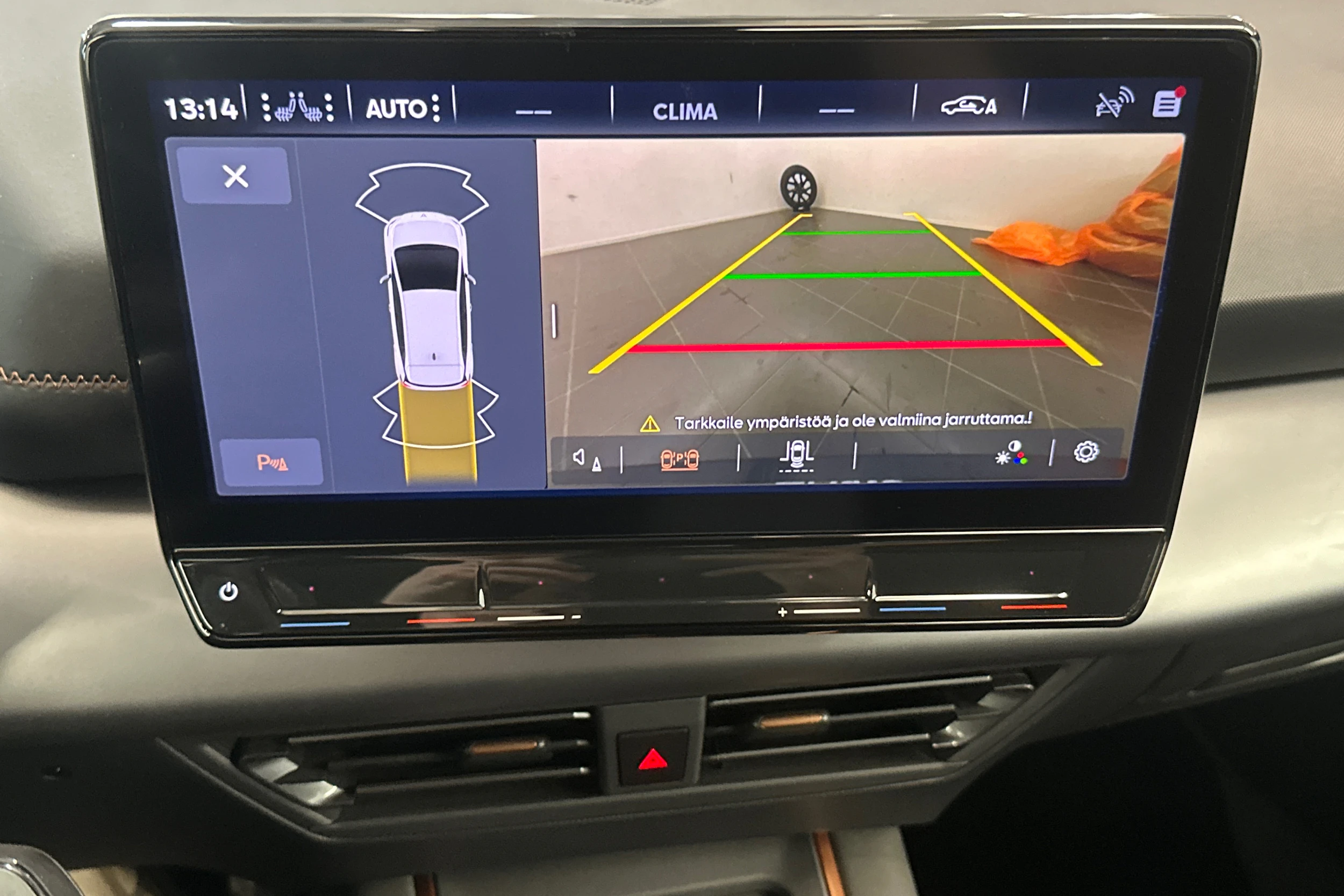 Harmaa CUPRA BORN 2023 kuva 24.