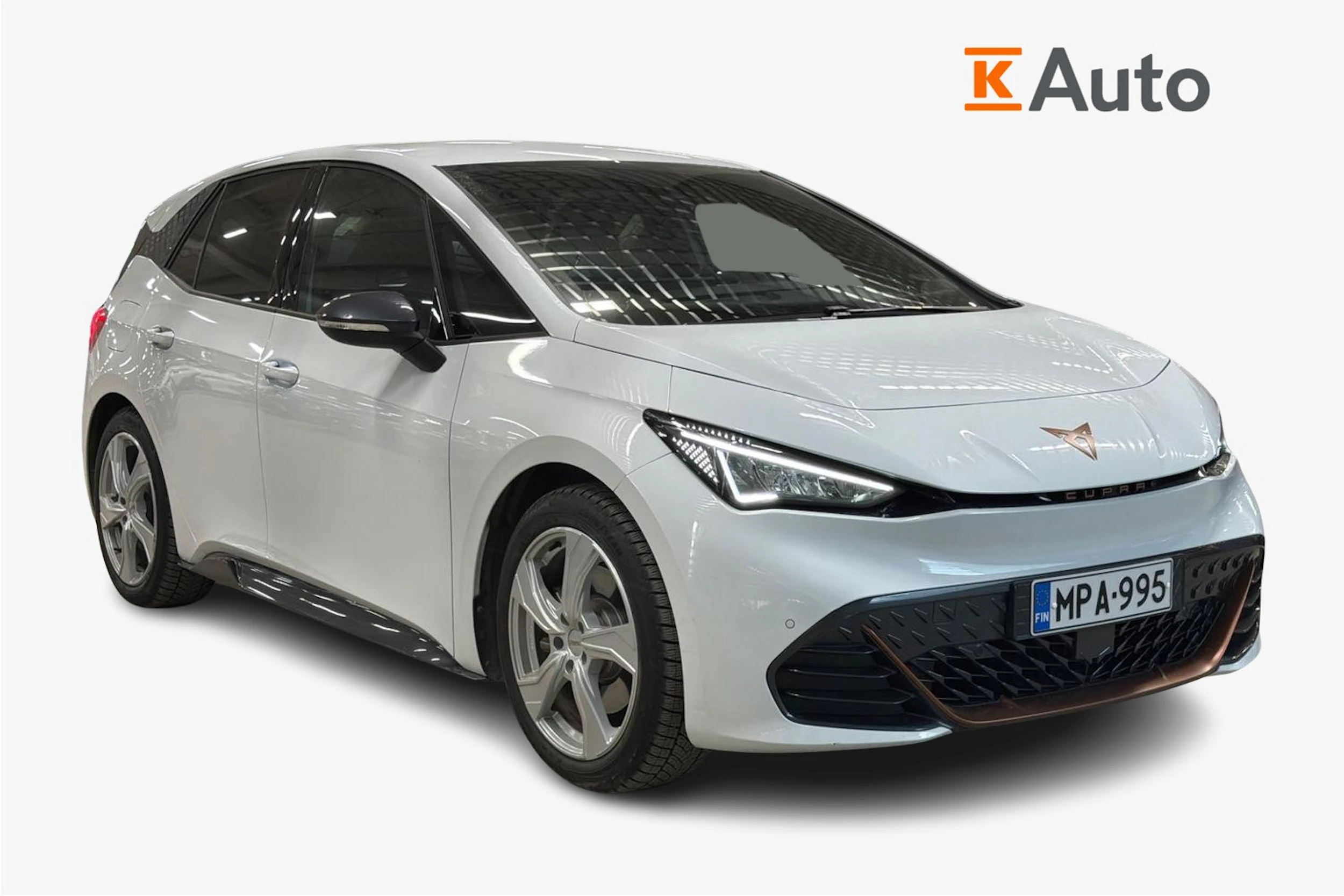 valkoinen CUPRA Born 2023 kuva 1.