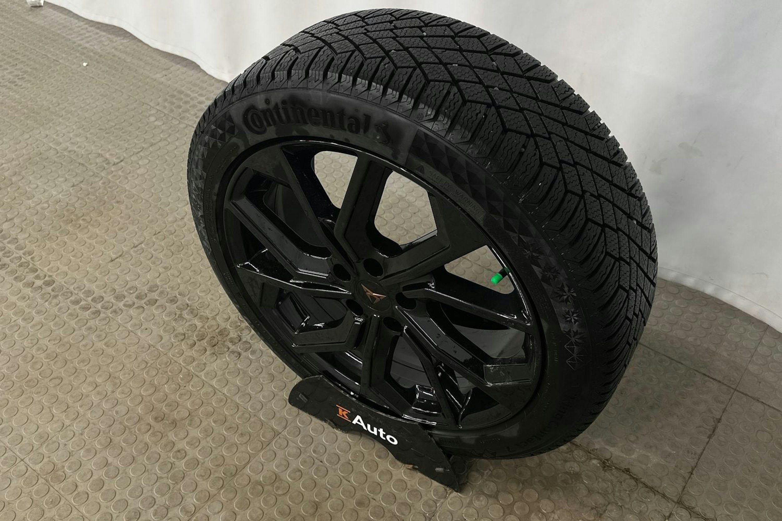 harmaa CUPRA Born 2023 kuva 13.