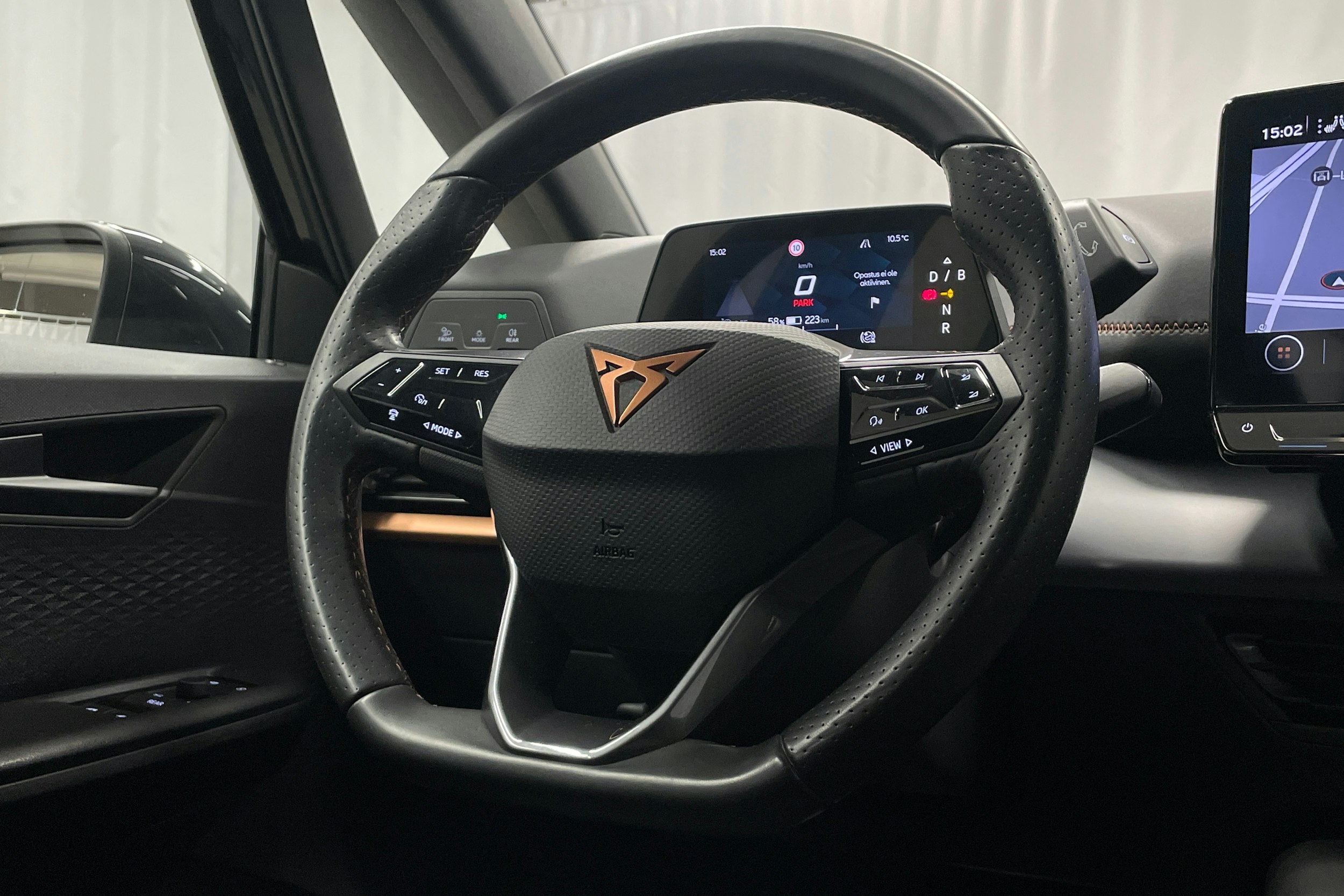 harmaa CUPRA Born 2023 kuva 16.