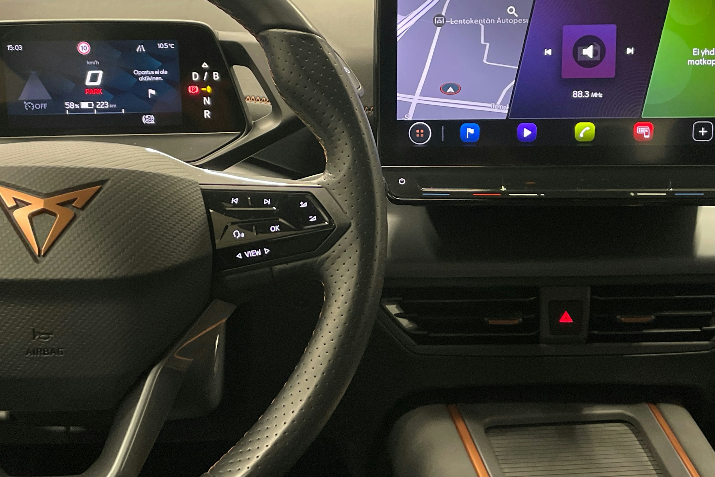 harmaa CUPRA Born 2023 kuva 18.