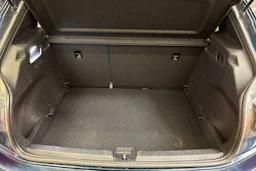 sininen CUPRA Born 2023 kuva 16.