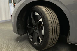 harmaa CUPRA Born 2023 kuva 13.