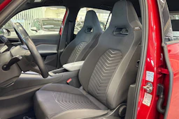 punainen CUPRA Born 2023 kuva 11.