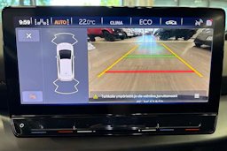 punainen CUPRA Born 2023 kuva 13.