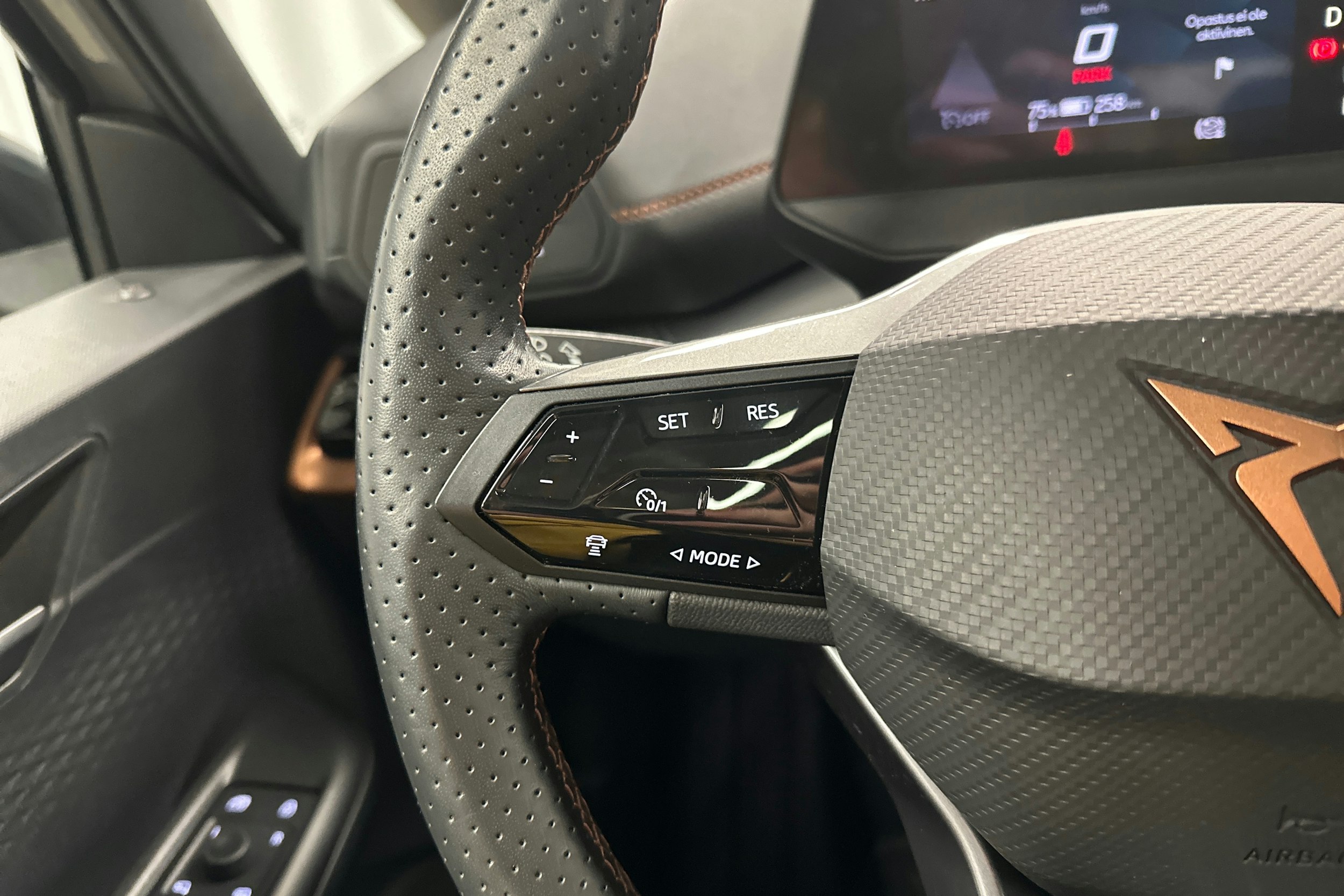 harmaa CUPRA Born 2023 kuva 14.