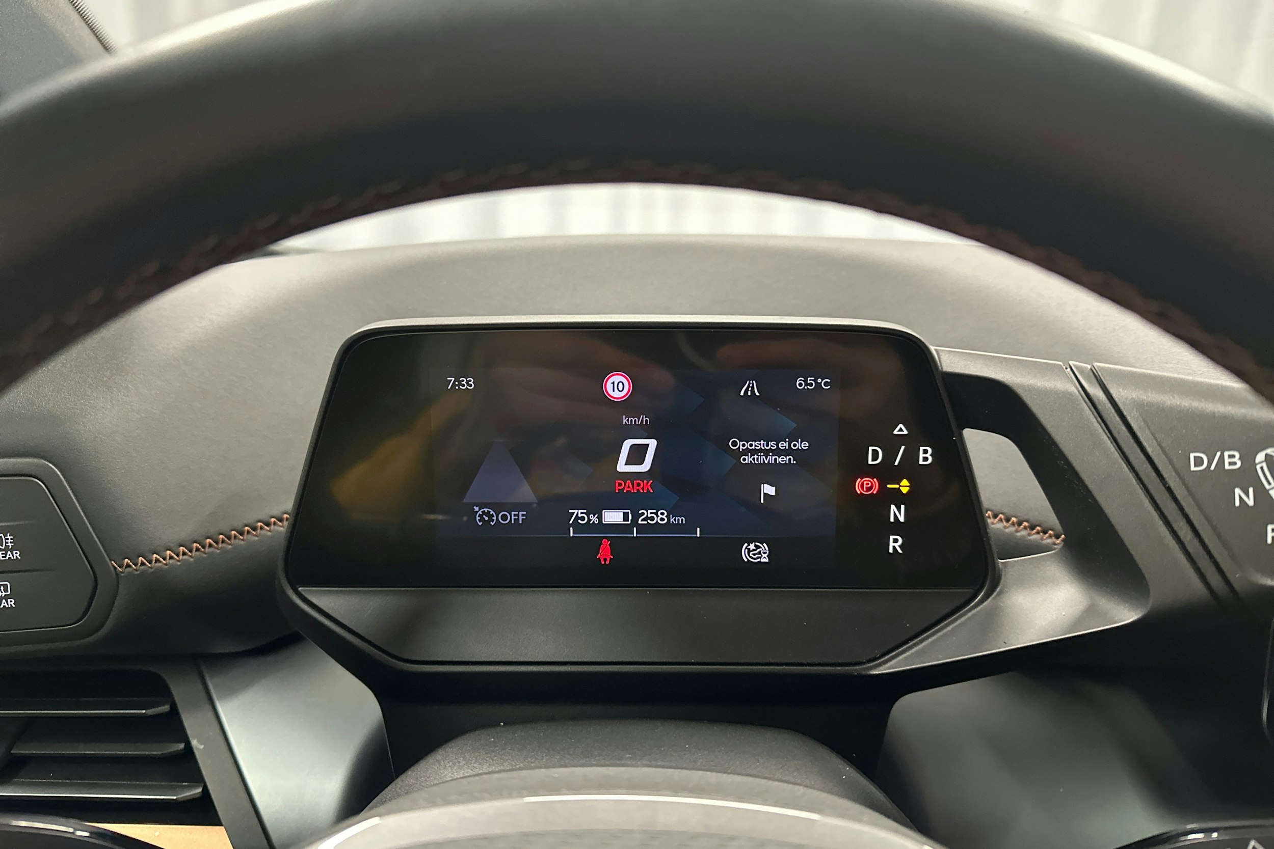 harmaa CUPRA Born 2023 kuva 16.