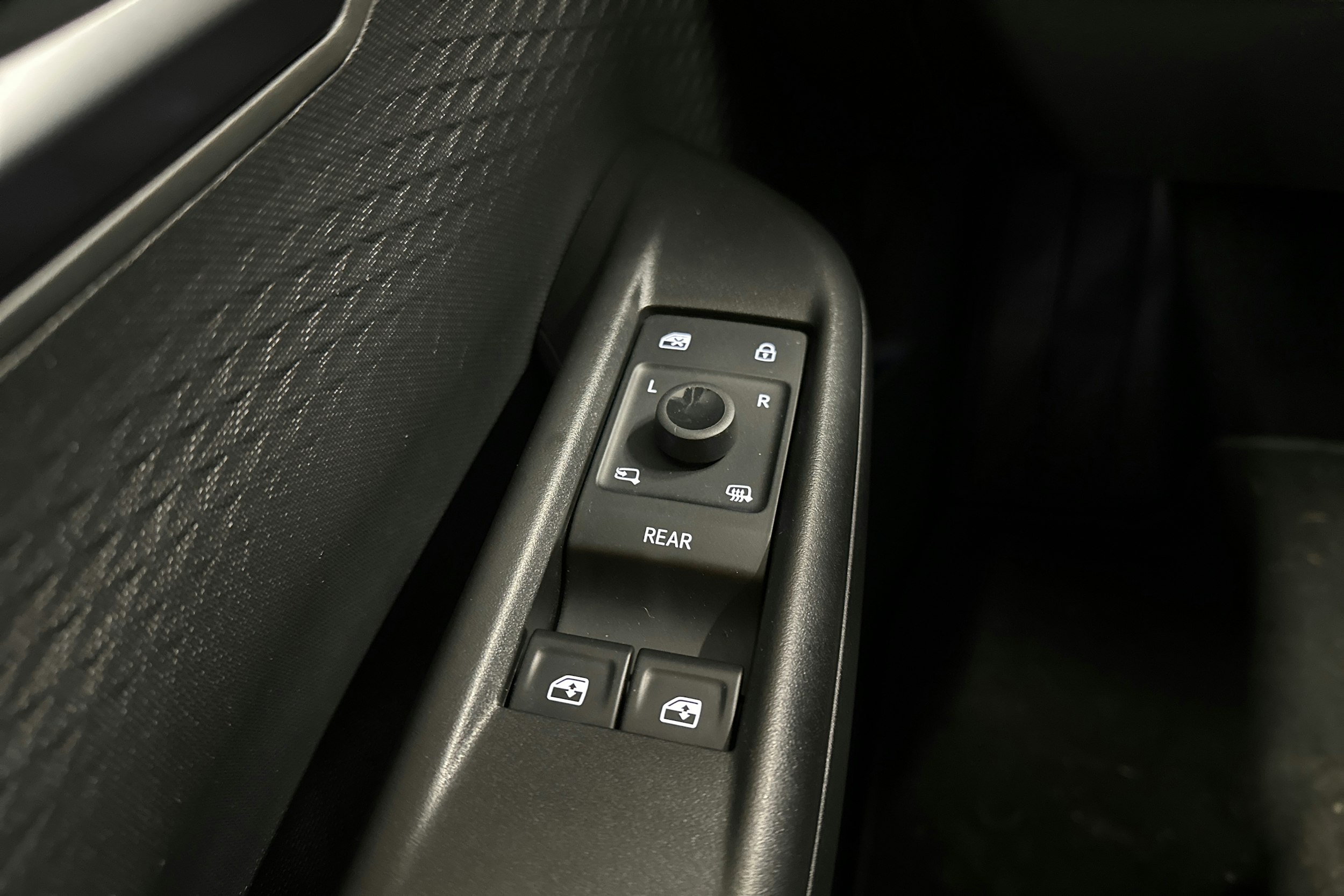 harmaa CUPRA Born 2023 kuva 17.