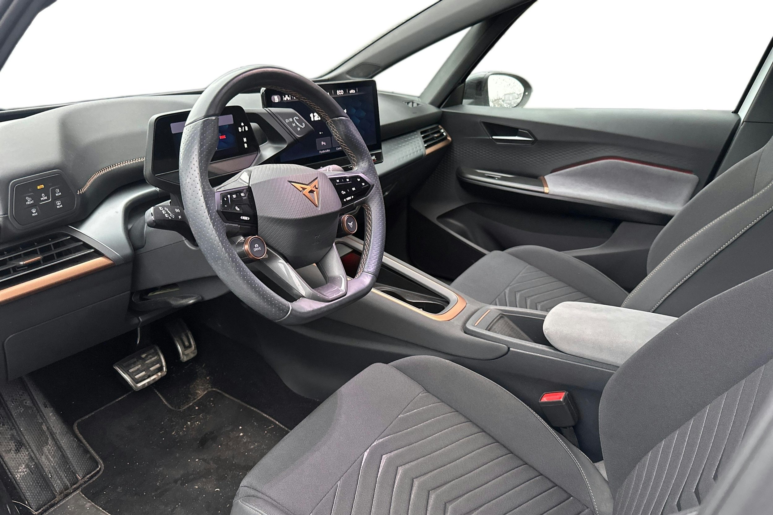 Valkoinen CUPRA BORN 2023 kuva 3.