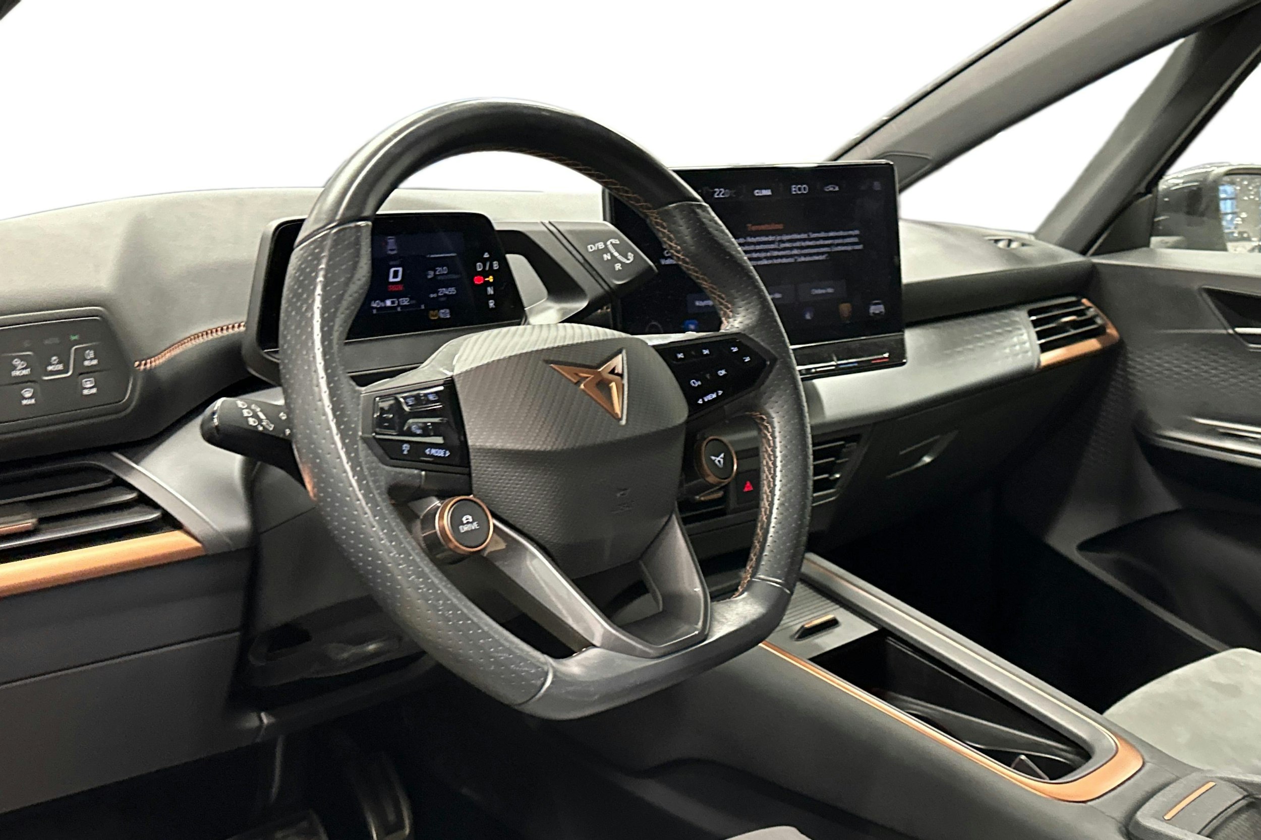 valkoinen CUPRA Born 2023 kuva 3.