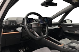 valkoinen CUPRA Born 2023 kuva 7.