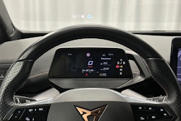 valkoinen CUPRA Born 2023 kuva 18.