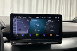 valkoinen CUPRA Born 2023 kuva 24.